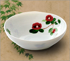 椿の絵柄、小鉢と中鉢。和食に合うお洒落な器達