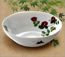 椿の絵柄、小鉢と中鉢。和食に合うお洒落な器達